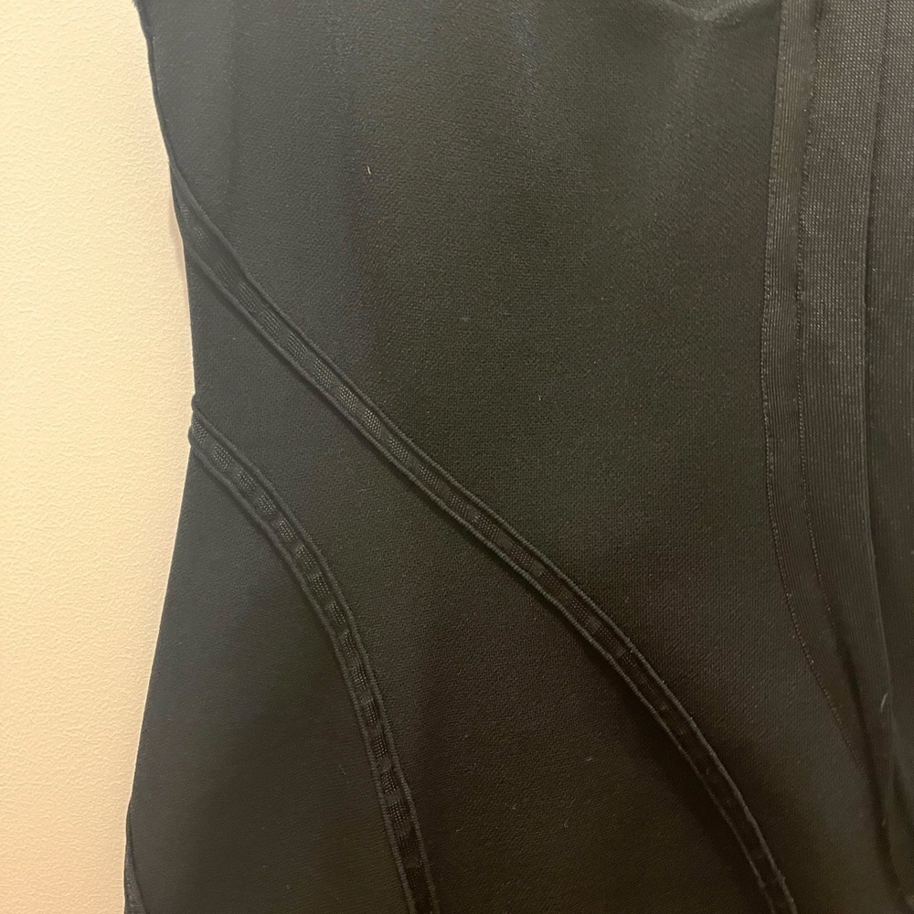Beautifully structured black mini asymmetrical dress Zac Posen - Picture 12 of 17